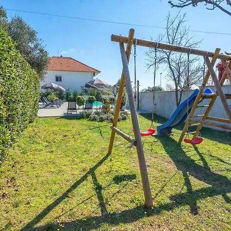 Elegant Near In Tatil Evi