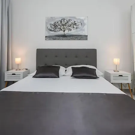 Semesterbostad Elegant Near In *