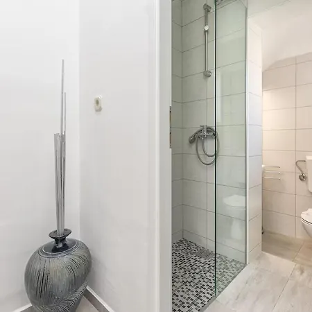 Elegant Near In Tatil Evi Zadar